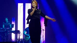 Noemi - Fammi Respirare Dai Tuoi Occhi (live@Teatro Degli Arcimboldi Milano) [2/23]