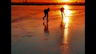 Bettie serveert - River