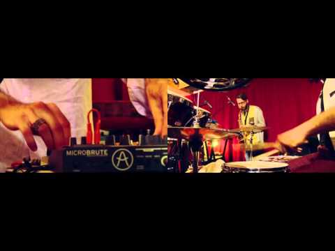 Lay Llamas - African Spacecraft (2092 AD: lift off, journey and landing)_Live at Bunker Studio