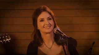 Moya Brennan &amp; Tolü Makay - River of songs