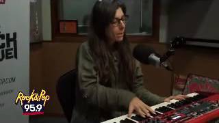 Julia Holter hace Sea Calls Me Home en No Vuelvas