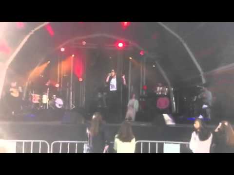 Maria Emília Reis,"É Mentira"