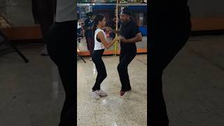 Download lagu incondicional - bachata al estilo caleño mp3