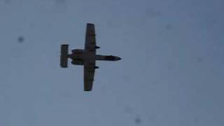 preview picture of video 'A-10 Warthog Flyby'