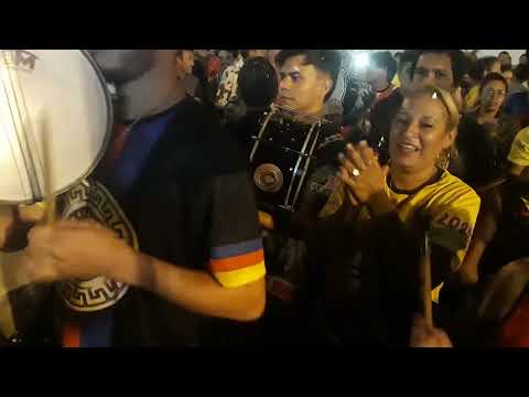 Ultimo ensayo general ... bateria nota 10 y eterna guerrera tocando juntos. Carnaval Concordia 2022