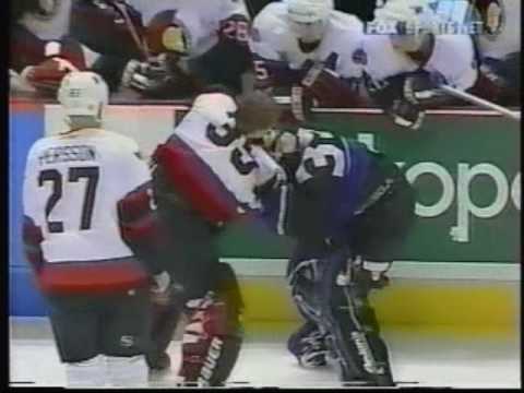 Huge Kings/Sens brawl + goalie fight 12/20/01