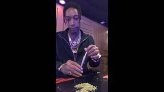 Wiz Khalifa rolling cones and talking about female DRAMA