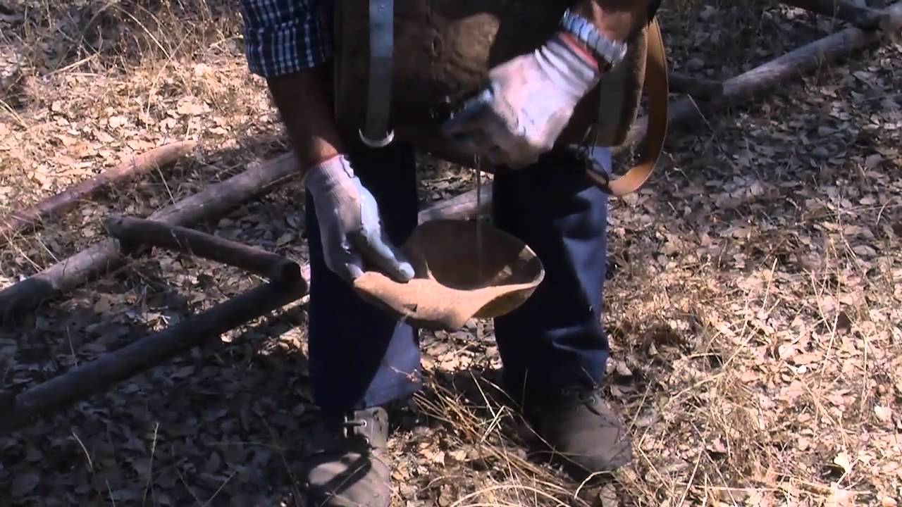Por trás da rolha de cortiça - Descortiçamento