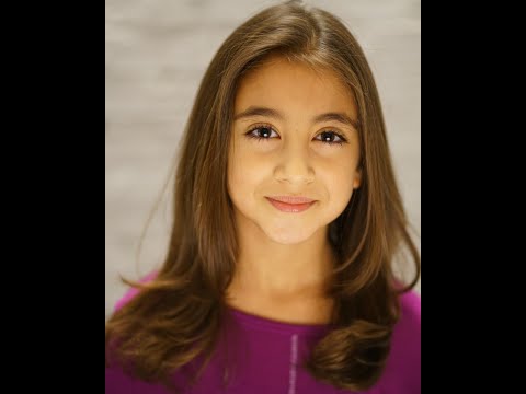 Reina Ozbay (9) - O Holy Night - Performed Live - 2018