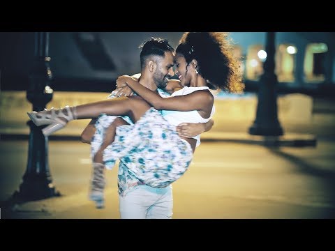 Salsa sensual nocturna en La Habana, Cuba #salsasensual