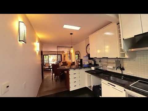 Casa térrea na Asa sul com 3 quartos, 2 banheiros, jardim com deck, cascata + energia fotovoltaica