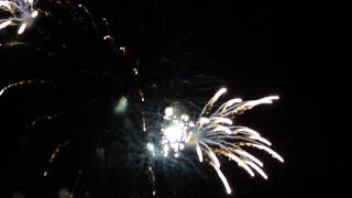 preview picture of video 'Woodbridge, NJ Fireworks Show 7-3-09'
