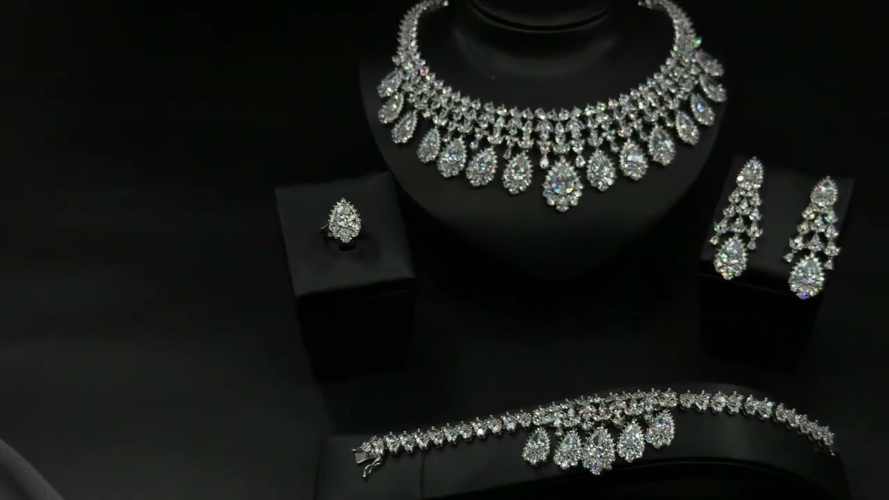 Luxury silver accessory set with a pendant necklace