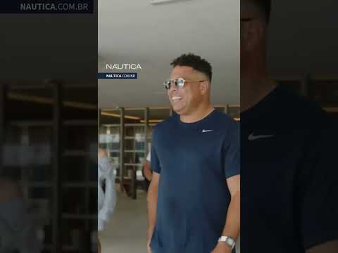 🚤 Ronaldo Fenômeno, pentacampeão pela Seleção, nunca escondeu sua paixão pelo universo náutico.