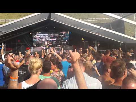 Flutlicht playing Marc Dawn - Expander (Flutlicht Remix) at Luminosity 2013