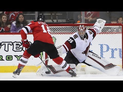 Coyotes, Devils battle for the win in a shootout