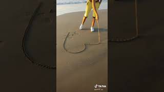 تصميم على حرف h