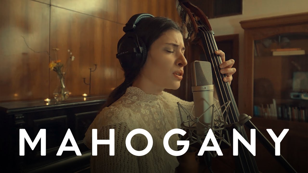 Cande y Paulo – Barro Tal Vez Mahogany Home Edition