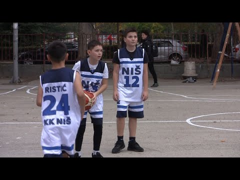 KK Niš uredio teren u OŠ Ratko Vukicevic