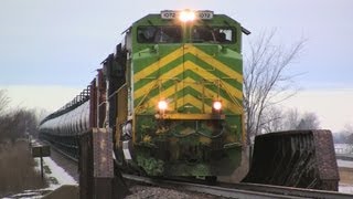 preview picture of video 'NS 1072 East, the Illinois Terminal Heritage Engine on 3-2-2013'