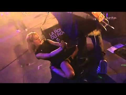 Metric - Combat Baby [Black&White Dress Live Mix]