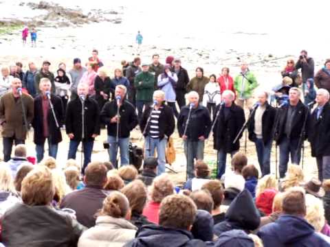 Fishermans Friends live on the beach Part 1