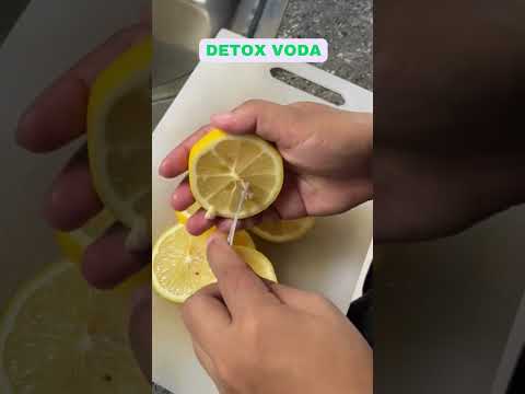 Napitak za mrsavljenje 🍋 Detoks voda sa limunom 🍋 Osvežite se i očistite organizam!