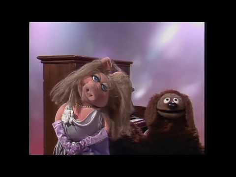 Muppet Songs: Miss Piggy and Rowlf - The Entertainer