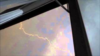 lightning hits small plane over London 27/04/2016 slow motion lighting strikes Icelandic flight