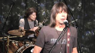 Pat Travers performs Crash & Burn on Don Odells Legends.mov