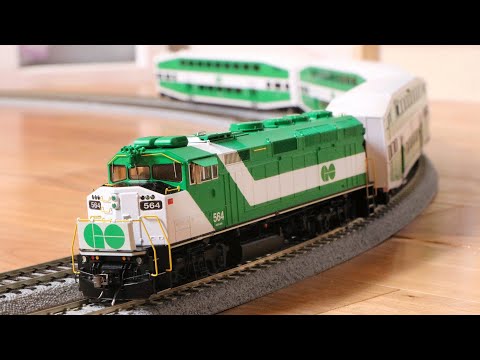 Rapido HO Scale GO Transit Train Unboxing