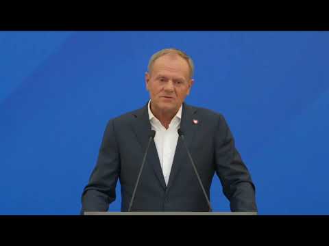 Donald Tusk o osobliwym nagradzaniu ludzi systemu