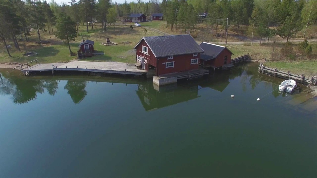 Flygfilm med drönare åt mäklare på Raggarön, Stockholm