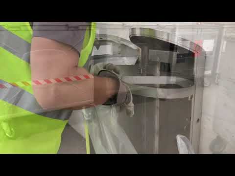 Mitarbeiter bei der Entsorgung