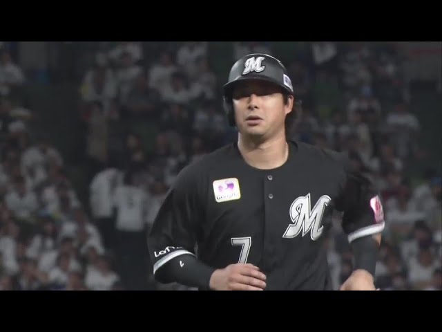 【8回表】終盤に貴重な追加点!! マリーンズ・藤岡裕大 センターへのタイムリー2ベースヒット!!   2024年9月29日 埼玉西武ライオンズ 対 千葉ロッテマリーンズ