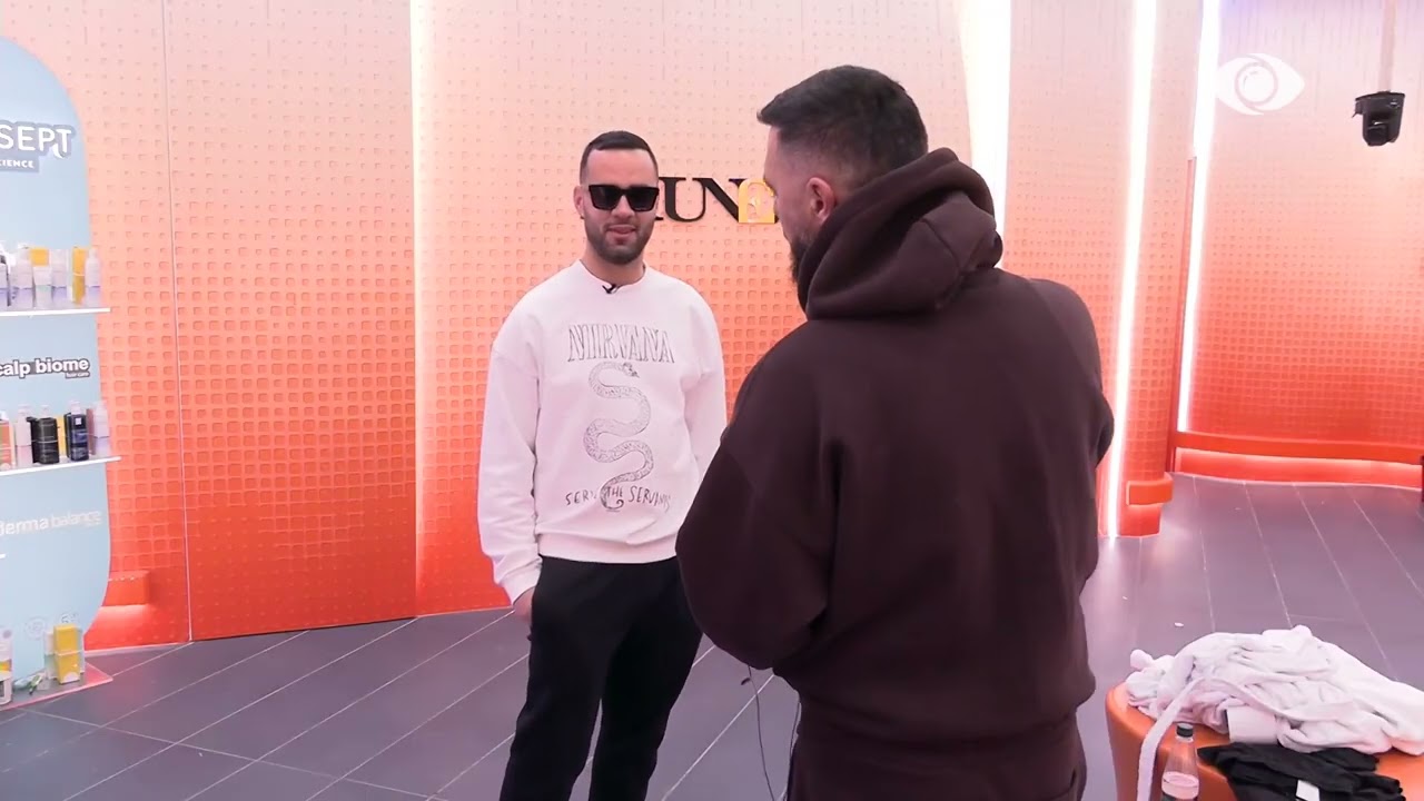 Po për Stelinën kur bërtet, çfarë mendimi ke?/ Miri i përgjigjet Stenaldos: Kur bërtet duket...
