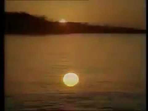 Le soleil se couche à l'horizon 🙏