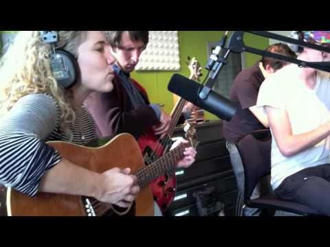 "Tanktop" by Caroline Smith & The Good Night Sleeps — KRUI In-Studio