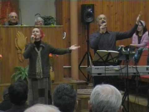 Beni si Veronica Popovici la Petrosani - E putere in sange lui Isus.mpg