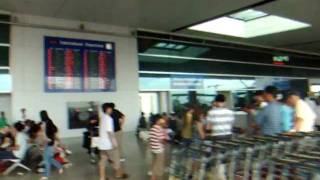 preview picture of video 'アキーラさん利用①ベトナム・ホーチミン・タンサニャット国際空港！Airport,Saigon,Vietnam'