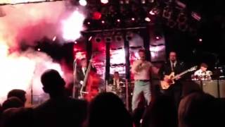 Chris Isaak - Great Balls of Fire