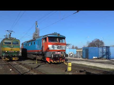 749.107-9 | 163.243-9 | 749.265-5 vyjíždí z depa na vlak Os 3635