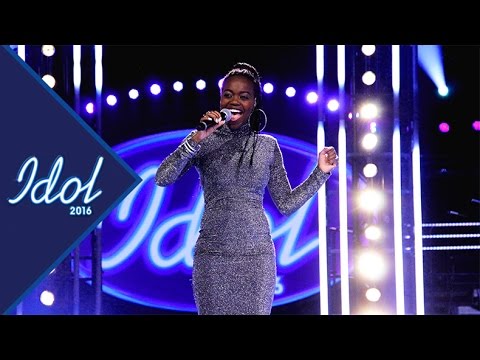 Renaida Braun framför låten Mamma Knows Best i Idol 2016 - Idol Sverige (TV4)