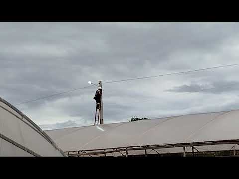 O trabalho continua, iluminação pública Piatã Bahia.
