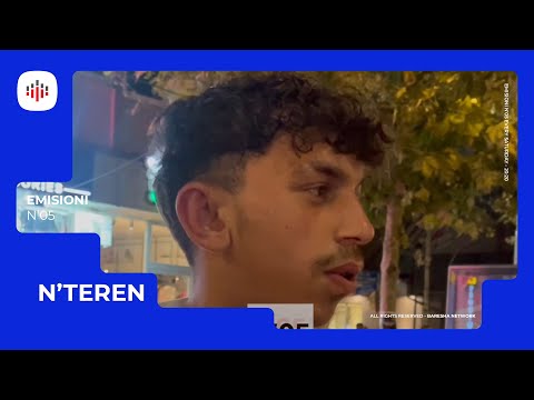 “Jom Muharremi boy smujn ma prekin 1 kime” 2 të rinjë ferizajas këndojnë live në sheshin e Ferizajt!