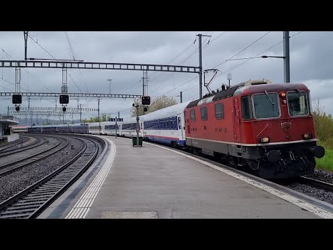 SBB Re 4/4 II mit Nightjet in Uzwil