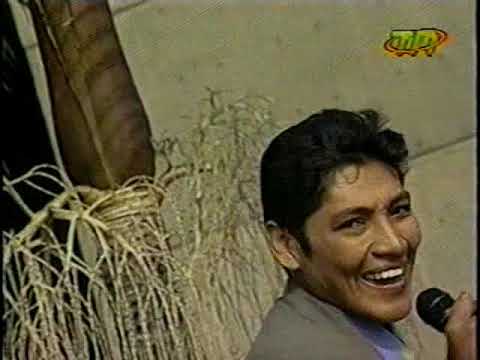 LUIS ENRIQUE  EN LA ESQUINA DEL CARMEN