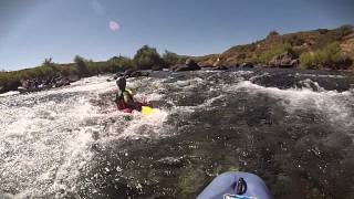 preview picture of video 'Kayak en San Martin de los Andes - En río Chimehuin alto'