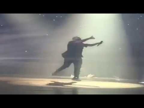 Drake Brings Out Eminem At His Detroit Concert (Summer Sixteen Tour)