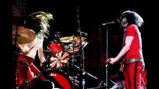 The White Stripes - Jack The Ripper. Live Le Zenith, Paris 2004. 21/27